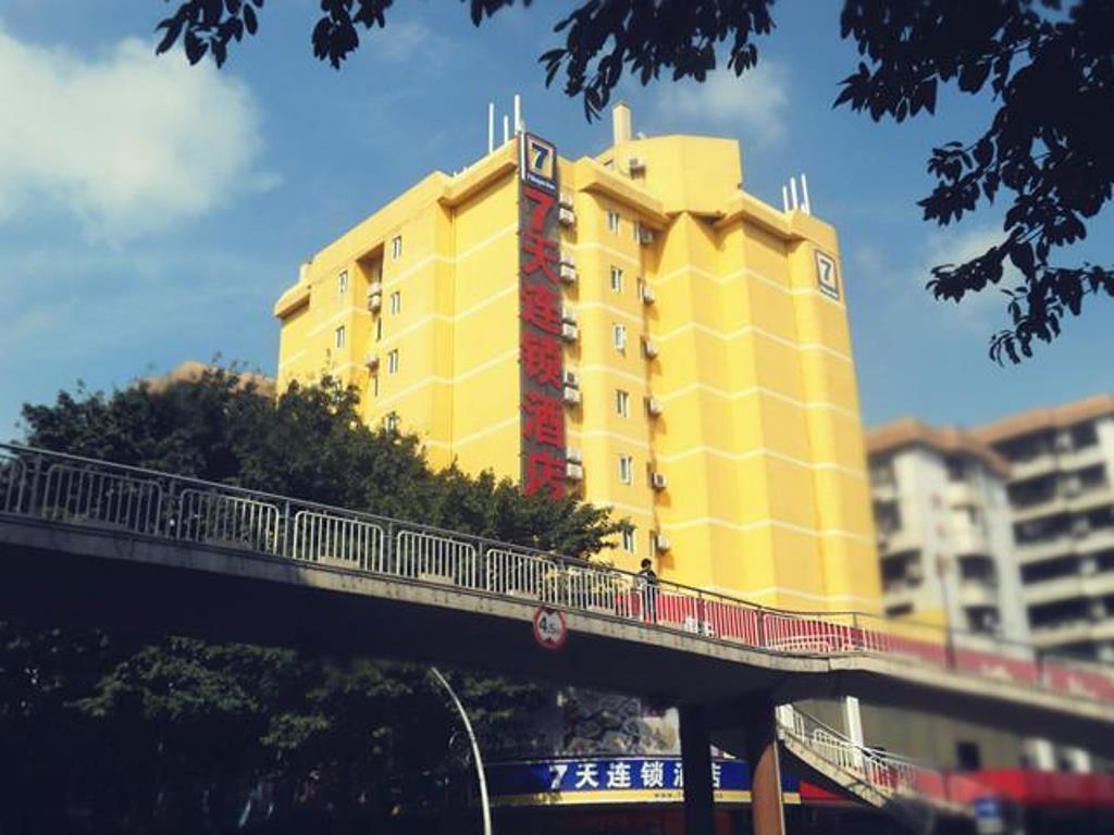 7Days Inn Zhongshan Li He Square Esterno foto