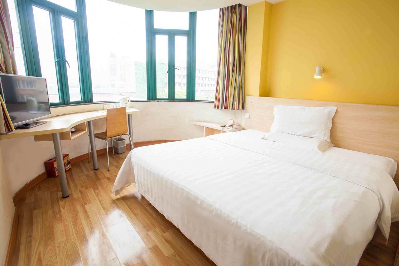 7Days Inn Zhongshan Li He Square Camera foto