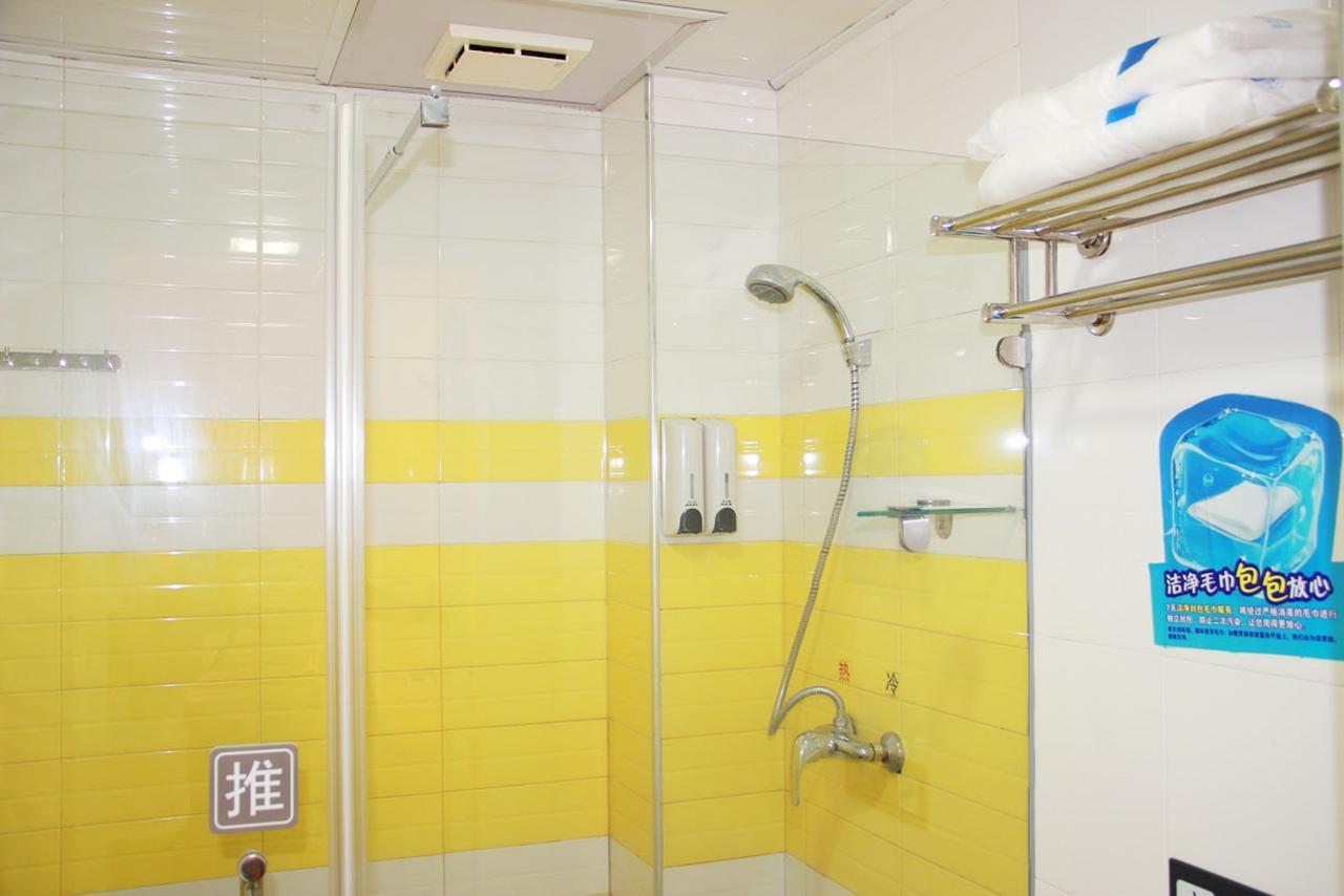 7Days Inn Zhongshan Li He Square Esterno foto